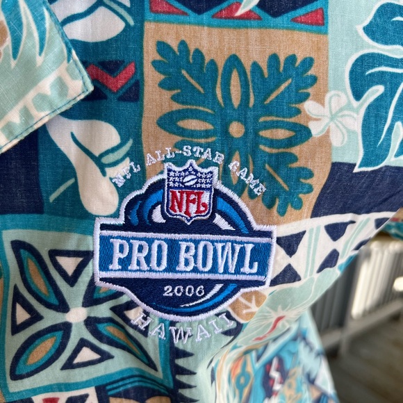 Vintage NFL Pro Bowl Official Woman’s VIP Sponsor Aloha Shirt - Picture 3 of 11